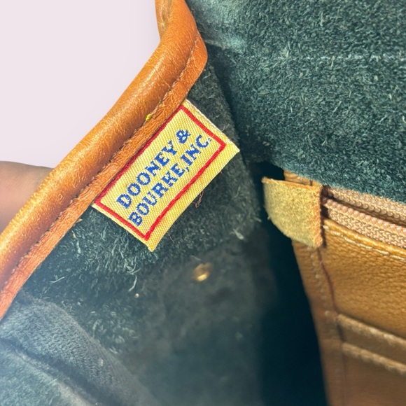 DOONEY & BOURKE Carrier Navy Blue Tan Leather Crossbody Bag Made in Costa Rica - Picture 8 of 9